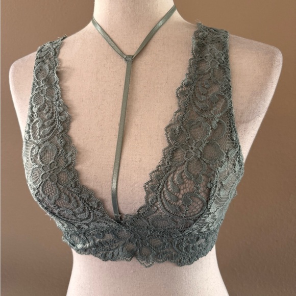 Lace bralette in dark sage - Picture 3 of 8